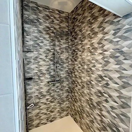 Charmante A Royan/pontaillac Proche Et Commerces Avec Parking Prive - Fr-1-494-147 Prázdninový dům