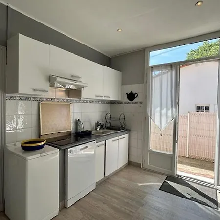 Charmante A Royan/pontaillac Proche Et Commerces Avec Parking Prive - Fr-1-494-147 Prázdninový dům *