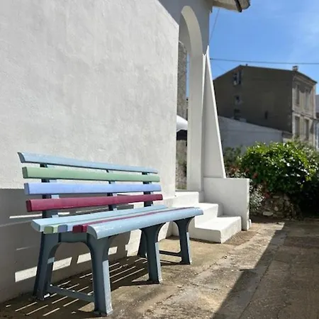 1926 A Royan/pontaillac, Proche Et Commerces, 3 Ch, Parking Prive, Cuisine Equipee. - Fr-1-494-147 *