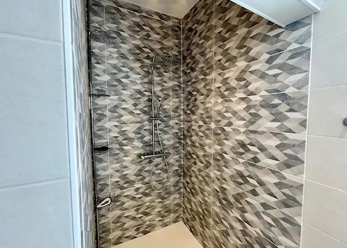 Charmante A Royan/pontaillac Proche Et Commerces Avec Parking Prive - Fr-1-494-147 度假居